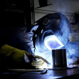 Welder using 3M Speeglas helding helmet