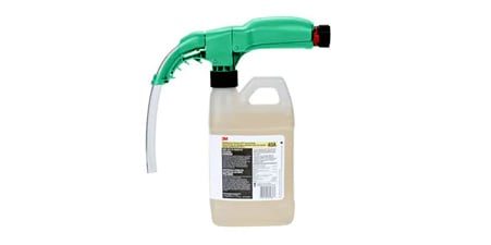 3M™ Flow Control Portable Dispensing System with chemicals and dispenser.
