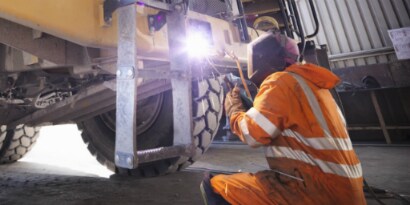 Learn the myriad ways to use 3M products for Heavy Industrial applications
